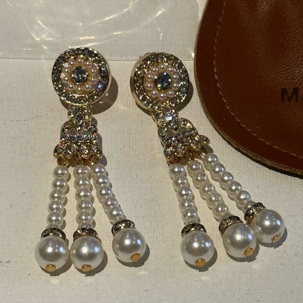 NEW Pearl and Gold Dangle Earrings